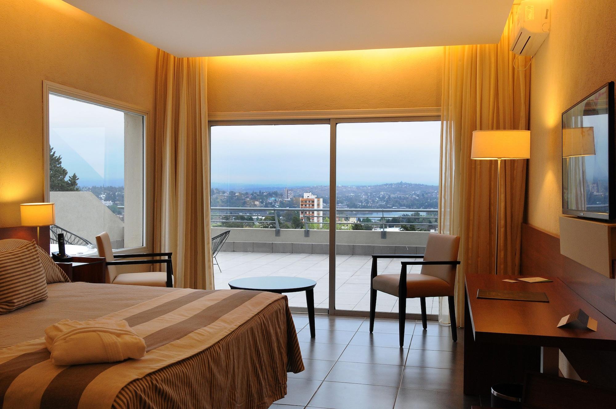 Pinares Panorama Suites, Spa & Convention Center Villa Carlos Paz Ngoại thất bức ảnh
