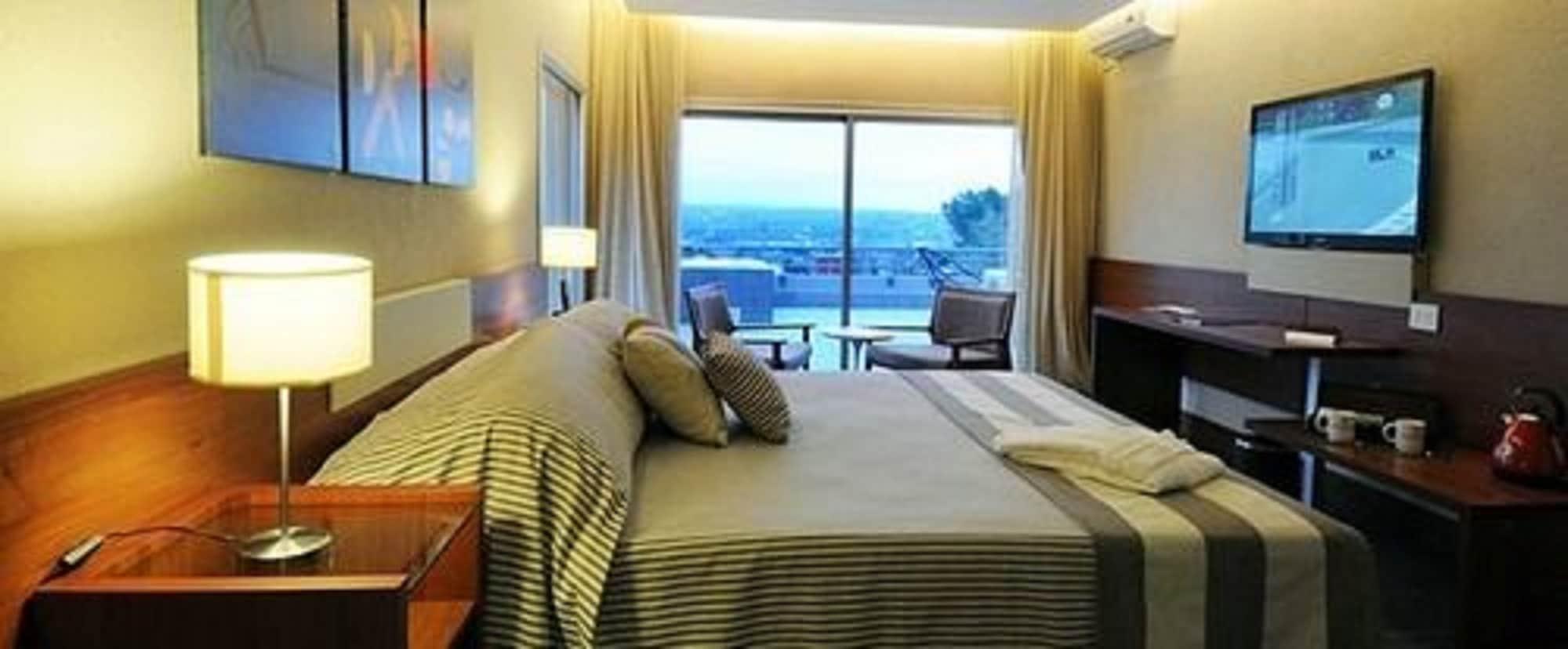 Pinares Panorama Suites, Spa & Convention Center Villa Carlos Paz Ngoại thất bức ảnh