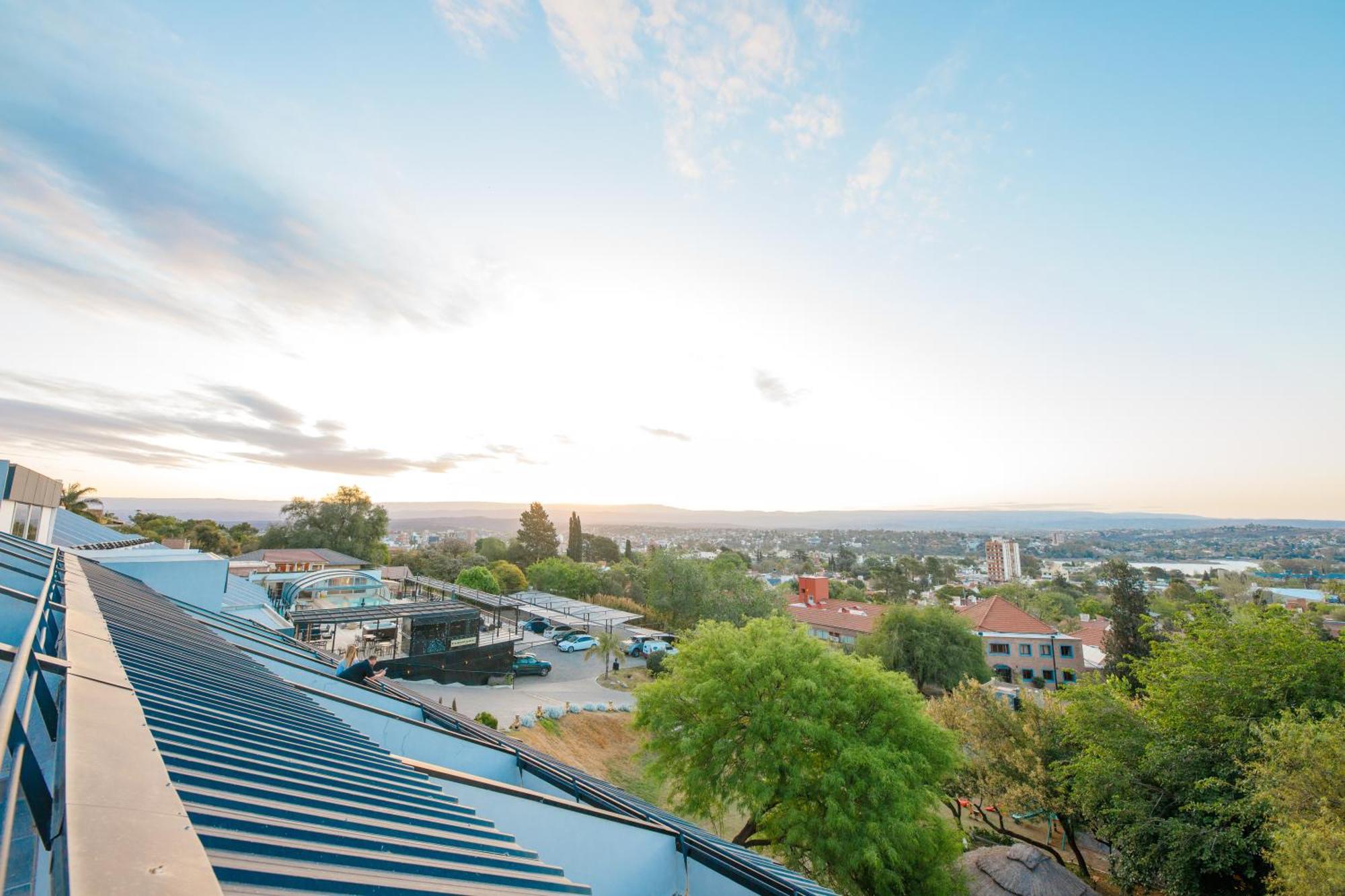 Pinares Panorama Suites, Spa & Convention Center Villa Carlos Paz Ngoại thất bức ảnh