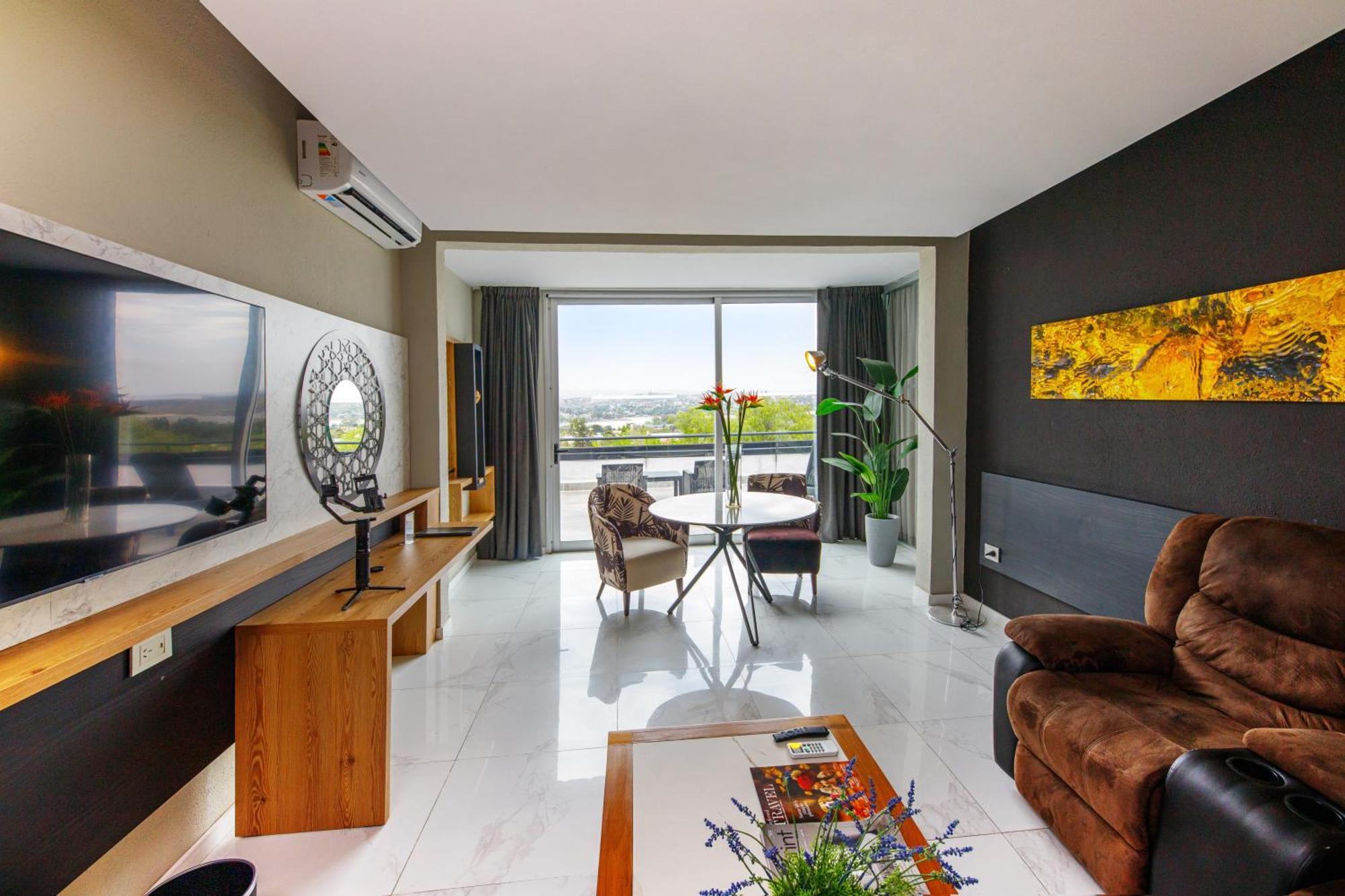 Pinares Panorama Suites, Spa & Convention Center Villa Carlos Paz Ngoại thất bức ảnh